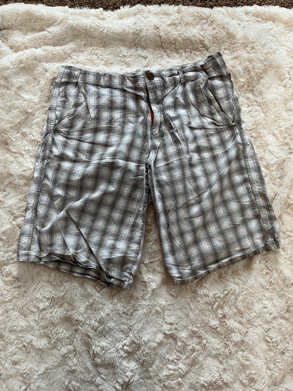 Men's Plaid Flat Front Shorts in Gray